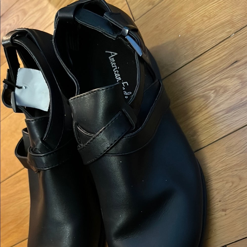 American Eagle Women’s Black Leather Buckle Booties - Size 7.5 - Picture 3 of 4
